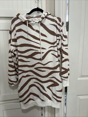 EMILY DANIELS Striped Hooded Sweatshirt - Cream & Brown